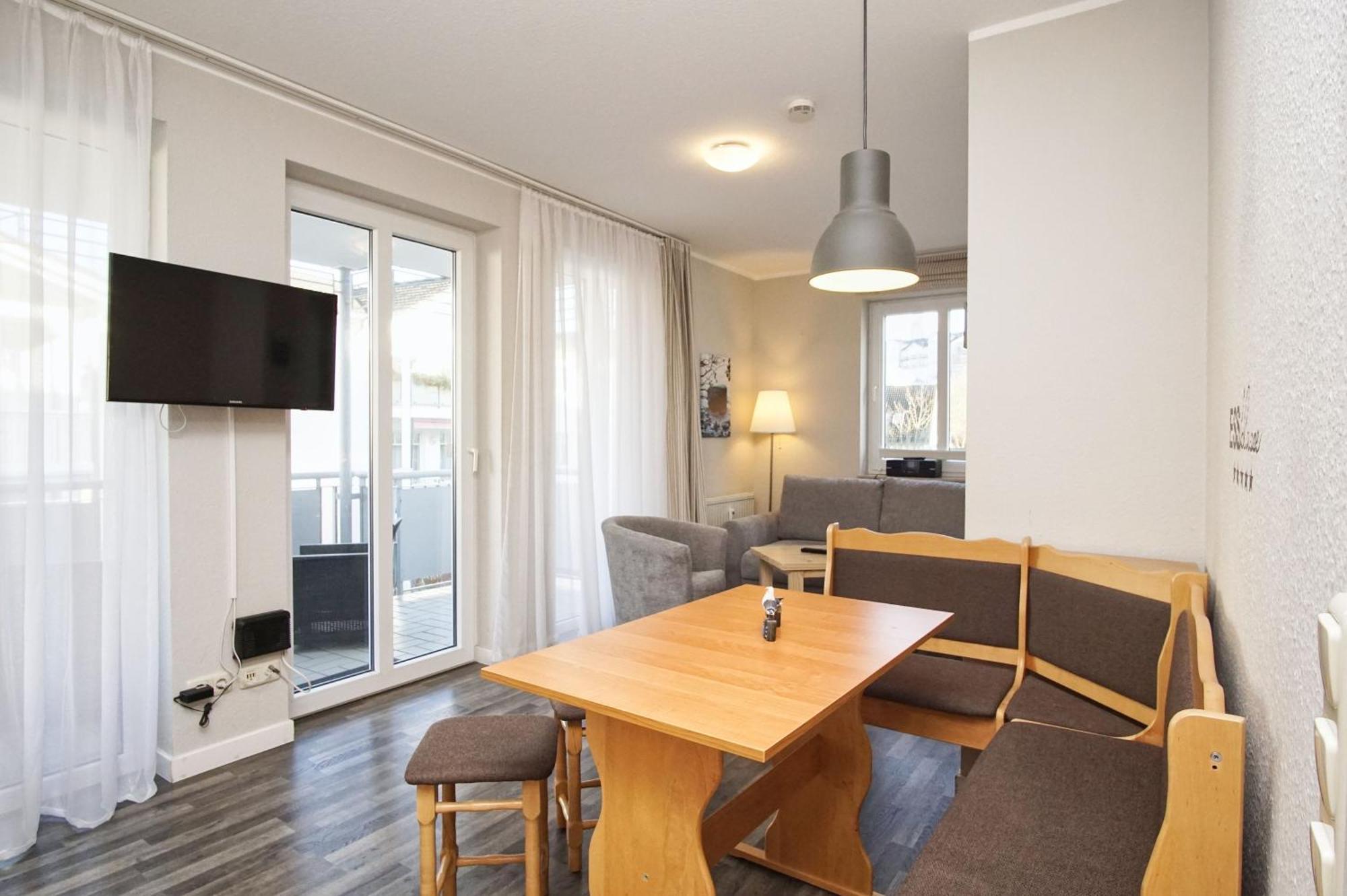 Zentrale Fewo Mit Balkon, Gratis Nutzung Vom Ahoi Erlebnisbad Und Sauna In Sellin - Villa Buskam Fewo 27 Goehren  Kültér fotó